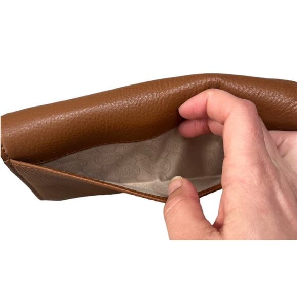 Michael Kors Fulton Carryall brown pebble leather flap snap closure wallet - Picture 5 of 10